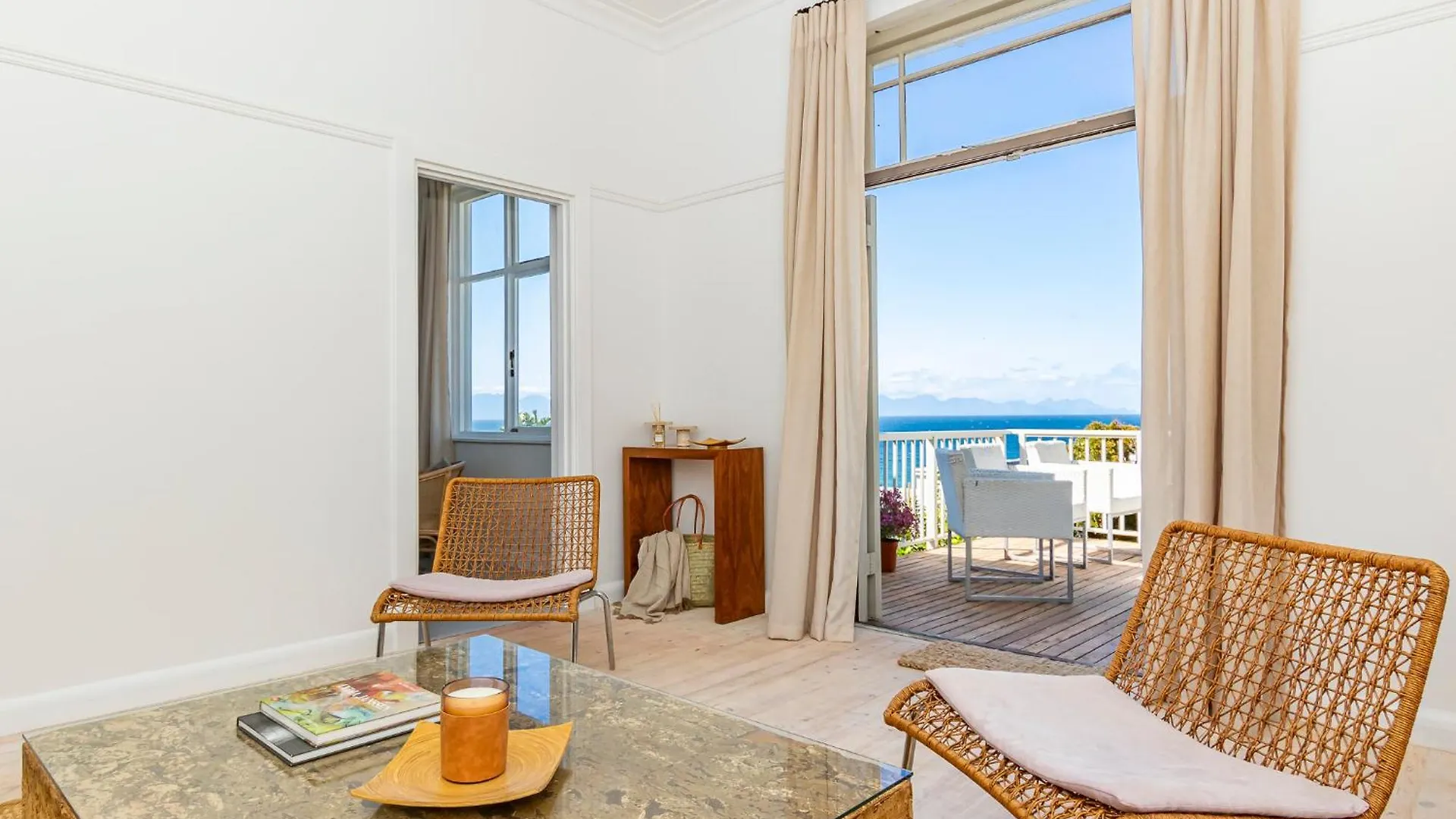 Davley House, St James Kalk Bay Le Cap 0*,