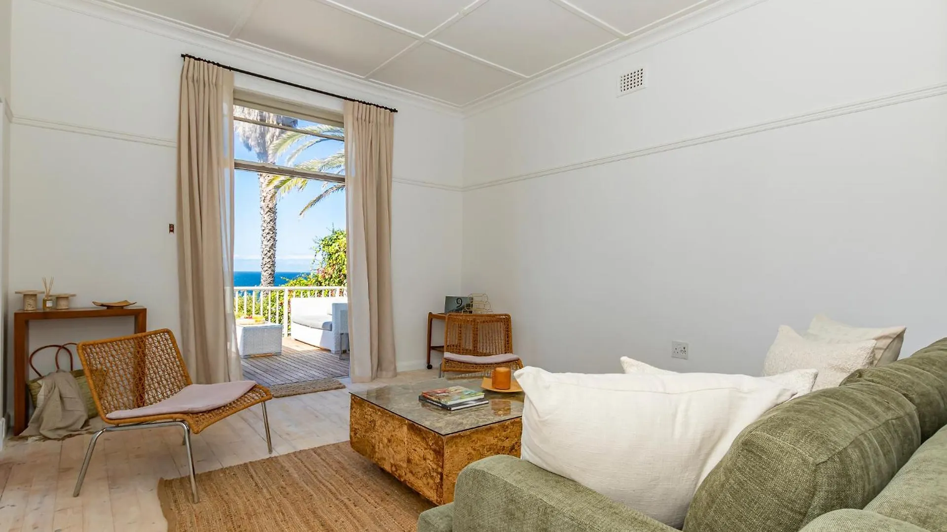 Davley House, St James Kalk Bay Cape Town 0*,  South Africa
